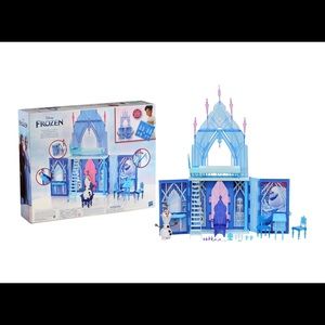 Disney's Frozen 2 Elsa's Fold and Go Ice Palace